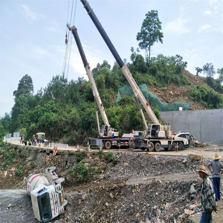 翰林镇汽车掉沟里叫吊车救援要多少钱